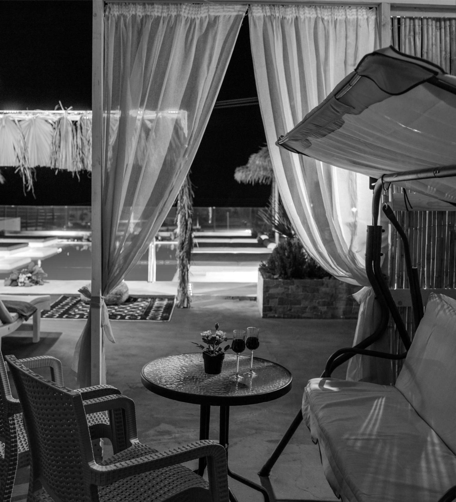 Nalu Suites Тира Экстерьер фото